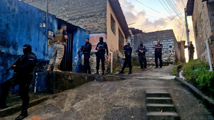 Oito mandados de busca e apreensão foram cumpridos em bairros de Maceió