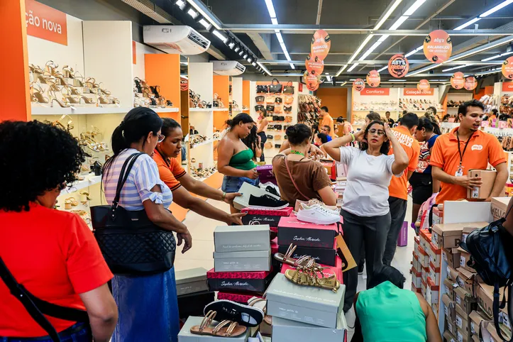 Consumidores alagoanos pesquisam preços na pré-Black Friday