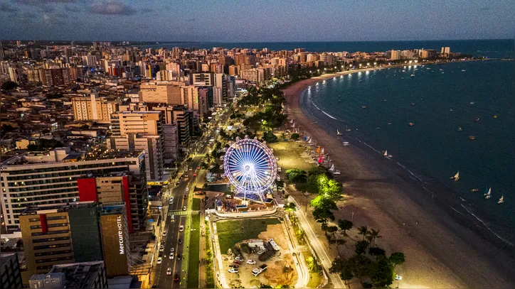 Roda Maceió oferece uma vista privilegiada da orla