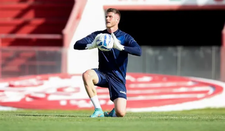 Wellerson assinou o pré-contrato e vai defender o CSA em 2026