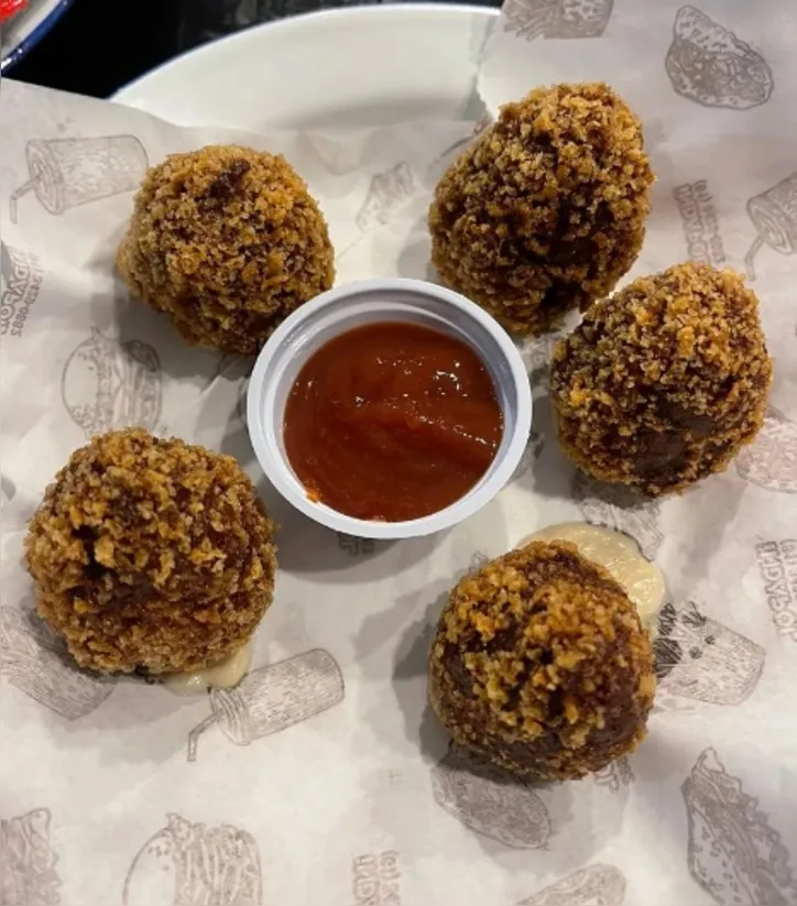 Imagem ilustrativa da imagem Um verdadeiro clássico artesanal: Sr. D Burger e o sabor que conquista Maceió