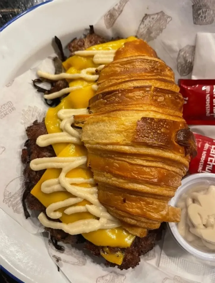 Imagem ilustrativa da imagem Um verdadeiro clássico artesanal: Sr. D Burger e o sabor que conquista Maceió