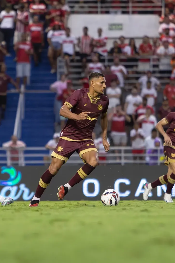 Meritão chegou ao CRB em janeiro e foi titular em várias partidas