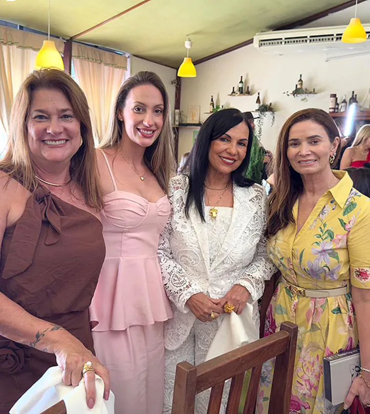 Imagem ilustrativa da imagem Workshop “Pintura em taças”, dia 11, no Espaço Casario