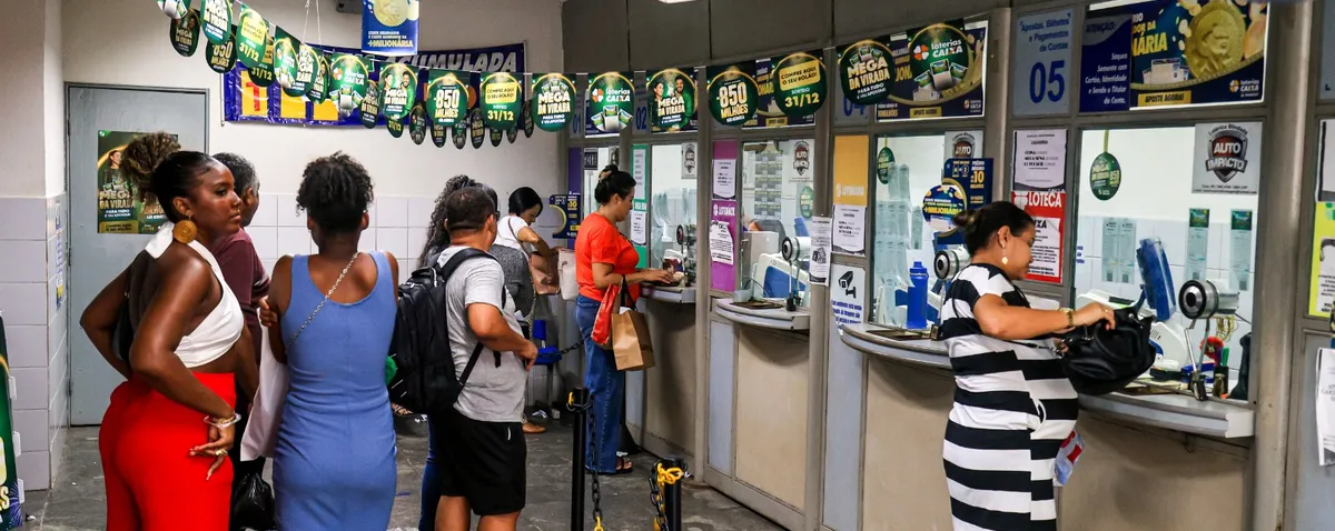 Com prêmio recorde de R$ 1 bilhão, brasileiros buscam fortuna inédita