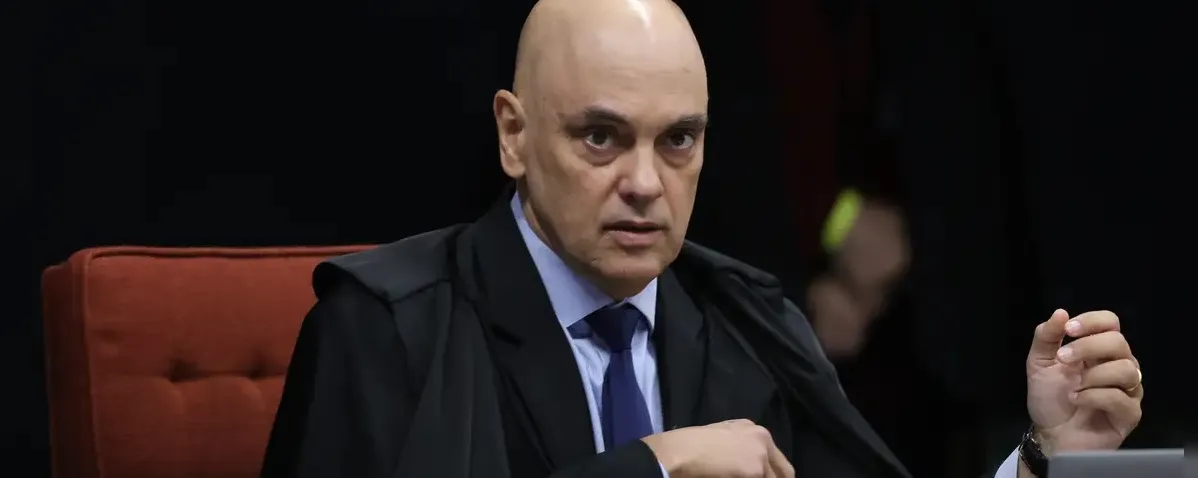 Moraes derruba decisão da Câmara e decreta perda de mandato de Zambelli
