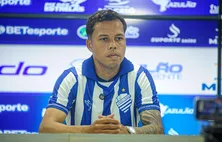 CSA apresenta mais dois reforços para setor de ataque