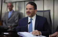 "Democracia se constrói com trabalho coletivo e compromisso com o futuro"