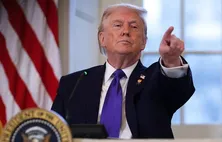 Trump vai taxar países que negociarem com Irã; Brasil pode ser afetado