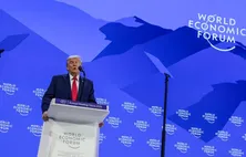 Trump recua de tarifa e fala em esboço de acordo sobre Groenlândia