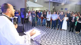 Ato ecumênico de Natal da OAM reúne colaboradores em noite de celebração