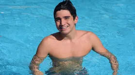 Felipe Knowles quebra recordes e se consolida nas piscinas