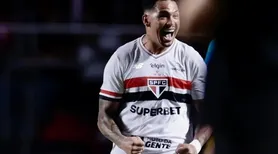 São Paulo vira sobre Flamengo e estreia com vitória no Brasileirão