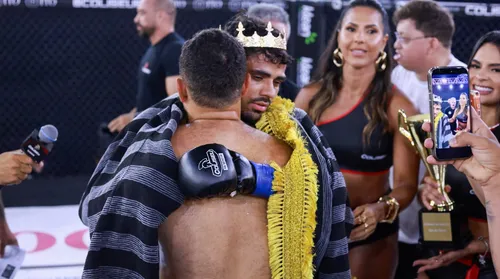 Evoney Fernandes vence a luta principal do Coliseu no Rancho - Imagem