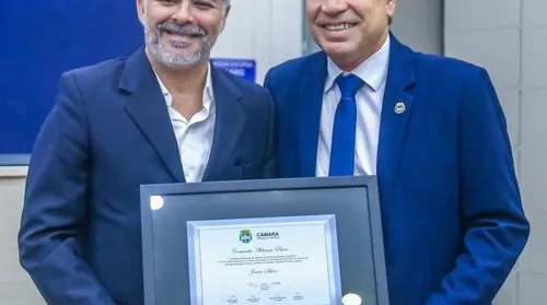 James Silver recebe da Câmara Municipal a Comenda Aldemar Paiva - Imagem