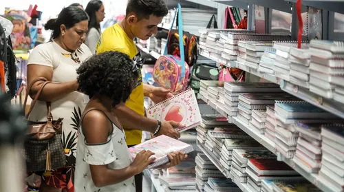Preços de material escolar têm variação de até 7.066%, aponta pesquisa - Imagem