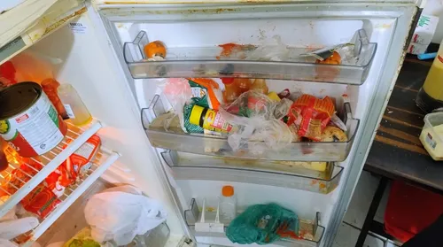 Vigilância Sanitária de Maceió apreende 30 toneladas de alimentos em 2025 - Imagem