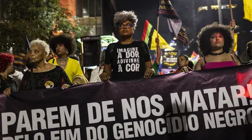 Negros têm 49% mais risco de morrer por homicídio no Brasil - Imagem