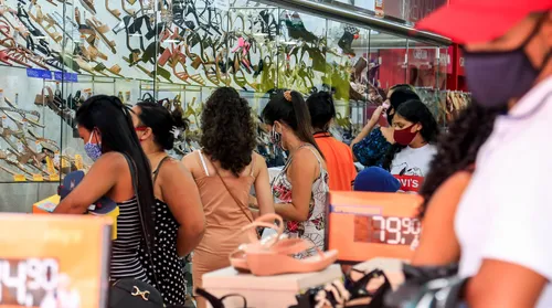 Pesquisa mostra que 81,3% da população de Maceió está endividada - Imagem