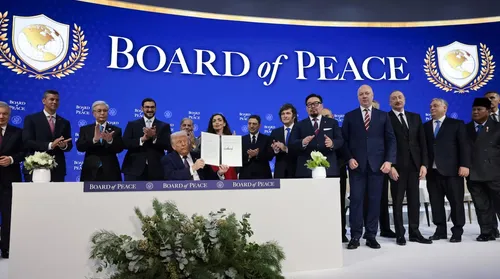 Trump lança ‘Conselho da Paz’ em Davos com críticas à ONU - Imagem