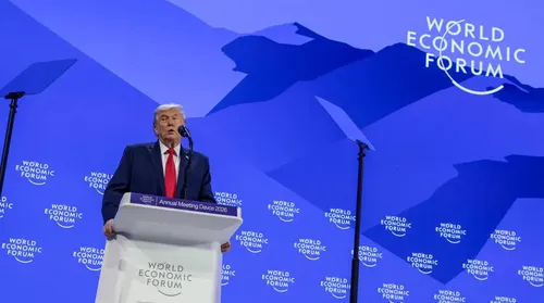 Trump recua de tarifa e fala em esboço de acordo sobre Groenlândia - Imagem