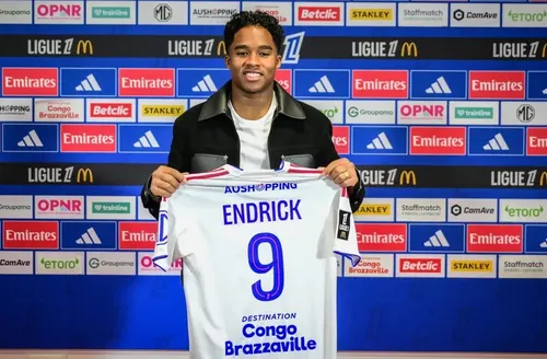 Endrick é apresentado no Lyon e revela diálogo com Ancelotti