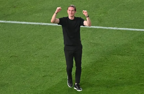 Filipe Luís renova contrato e técnico segue no Flamengo