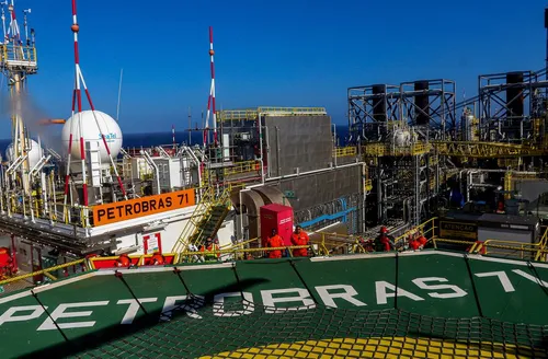Produção de petróleo e gás atinge 4,921 milhões de barris