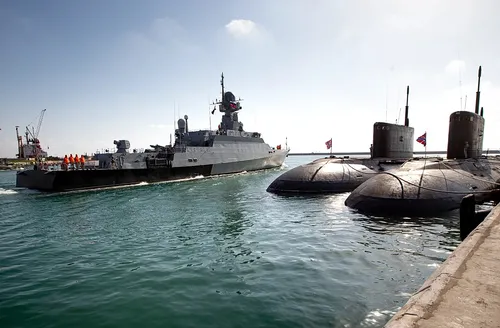 Ucrânia atinge submarino russo em ataque no Mar Negro