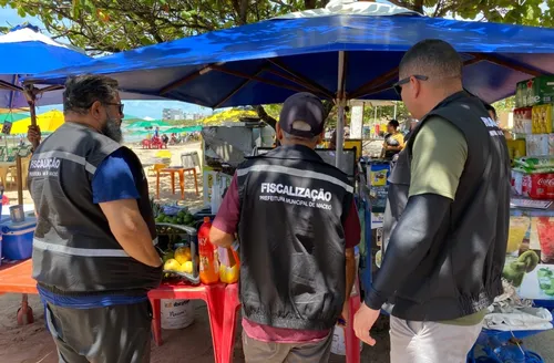 Verão aumenta denúncias de práticas abusivas na orla de Maceió