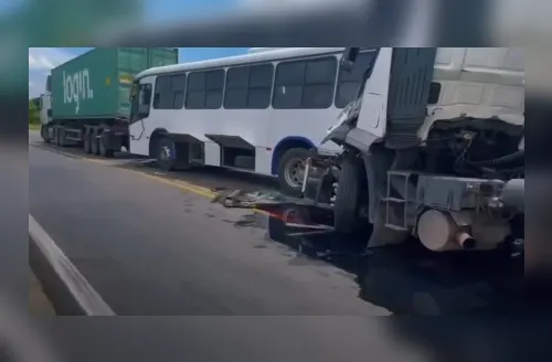 Engavetamento no CE envolve ônibus de AL com família inteira