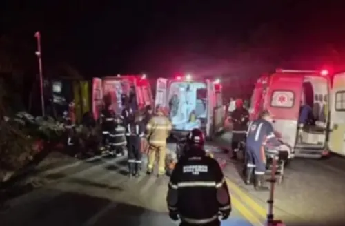 Mãe e filha de 1 ano estão entre os cinco mortos em acidente de ônibus que saiu de AL para SC