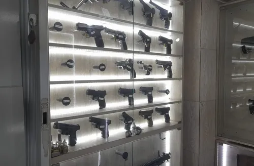 Operação investiga lojas por venda ilegal de armas para facções em Alagoas