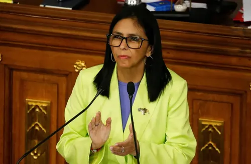 Venezuela: ‘Basta de ordens de Washington’, diz presidente interina