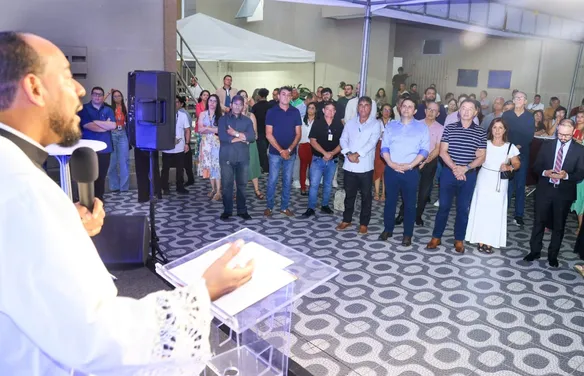 Ato ecumênico de Natal da OAM reúne colaboradores em noite de celebração