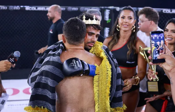 Evoney Fernandes vence a luta principal do Coliseu no Rancho