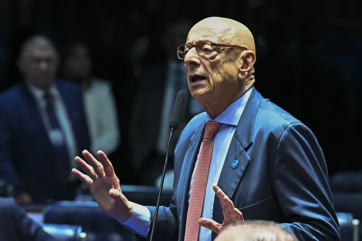 Relator do projeto, Esperidião Amin diz que vai limitar redução de pena aos atos de 8 de janeiro


Na pauta, projeto de lei complementar (PLP) 143/2020 que autoriza os estados, Distrito Federal e municípios a pagar retroativamente direitos remuneratórios congelados dos servidores relacionados ao tempo de serviço durante a pandemia de covid-19. 

À bancada, em pronunciamento, senador Esperidião Amin (PP-SC). 

Foto: Jefferson Rudy/Agência Senado