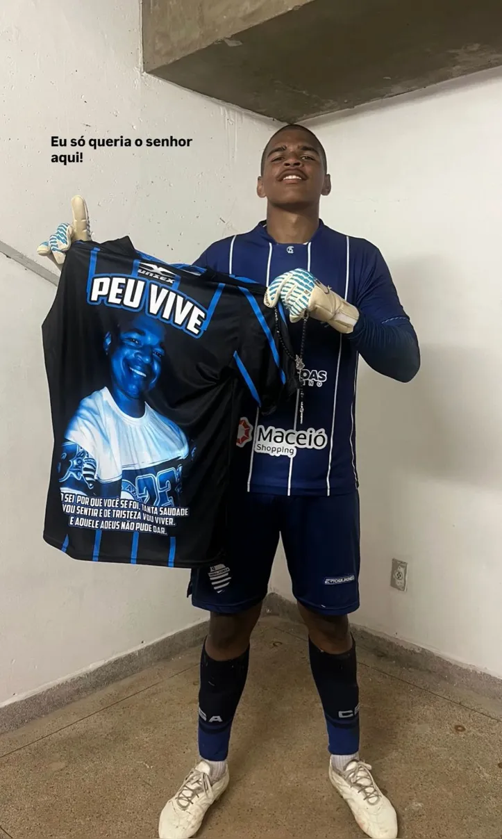 Imagem ilustrativa da imagem Ariel fechou o gol, e a vida abriu a ferida