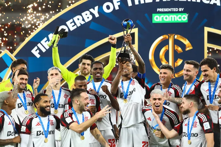 Com a vitória, Flamengo levantou o troféu do Derby das Américas