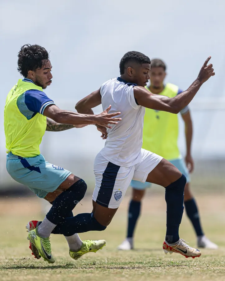 Time principal voltou a vencer Sub-20 do Azulão