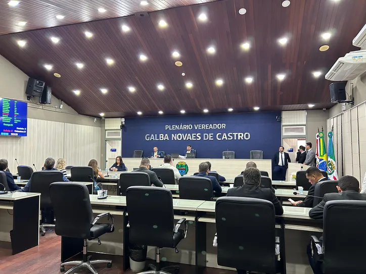 Câmara encerrou o ano legislativo sem aprovar a LOA, por isso ainda não entrou em recesso