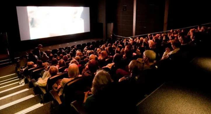 Cinema dá ingressos gratuitos em homenagem a premiação no Globo de Ouro