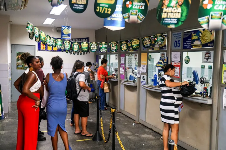 Alagoanos procuram casas lotéricas para fazerem suas apostas