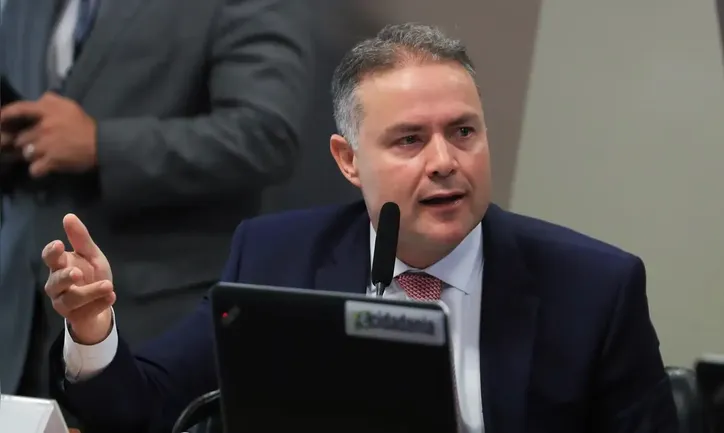 Imagem ilustrativa da imagem Disputa para Governo e Senado segue em aberto diante de indefinição de JHC