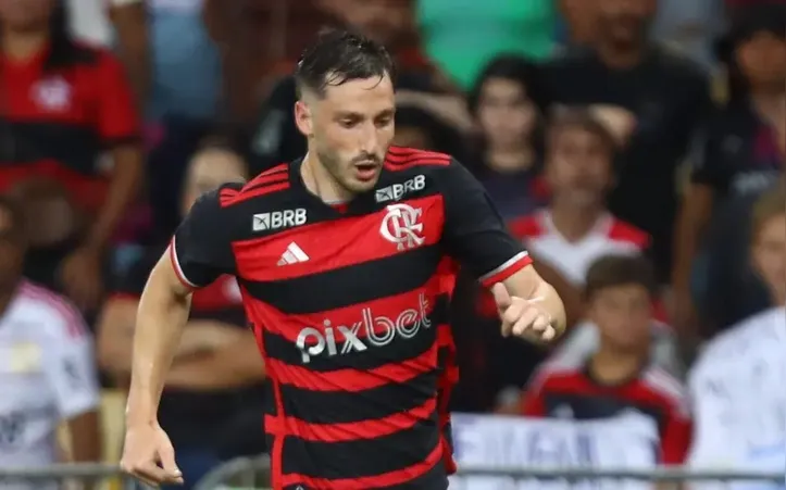 Viña é emprestado depois de não ter tanto espaço no Flamengo