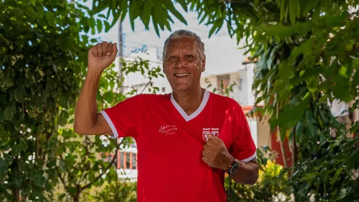 Joãozinho Paulista, ídolo máximo do CRB, sofreu um AVC e segue internado