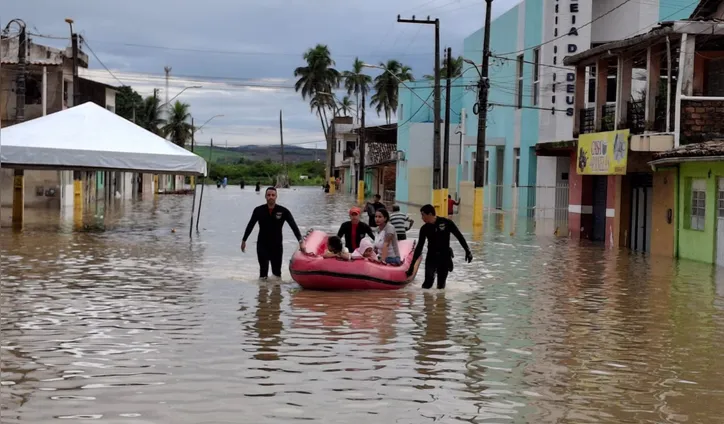 Fortes chuvas causaram alagamentos severos na capital e em cidades da Zona da Mata
