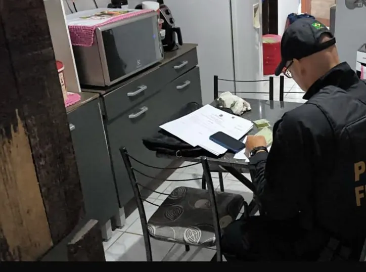 Policiais federais cumpriram mandados de busca e apreensão