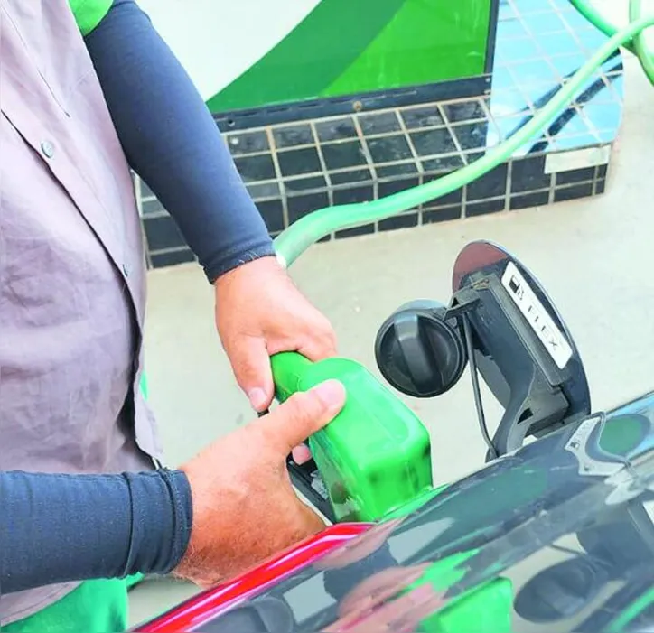 Imagem ilustrativa da imagem Safra de cana pode alcançar 18 milhões de toneladas com aumento na produção de etanol em Alagoas