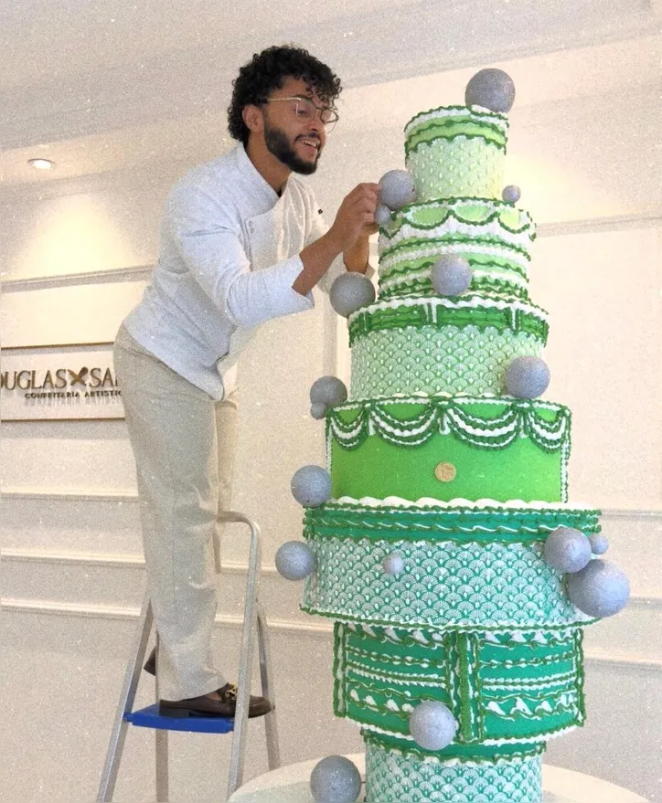 Douglas Santos aprendeu as técnicas de forma autodidata